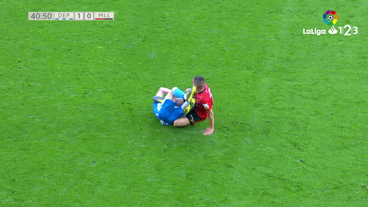LaLiga 1|2|3: Deportivo-Mallorca. Brutal entrada de Pedraza que envió al hospital a Bergantiños
