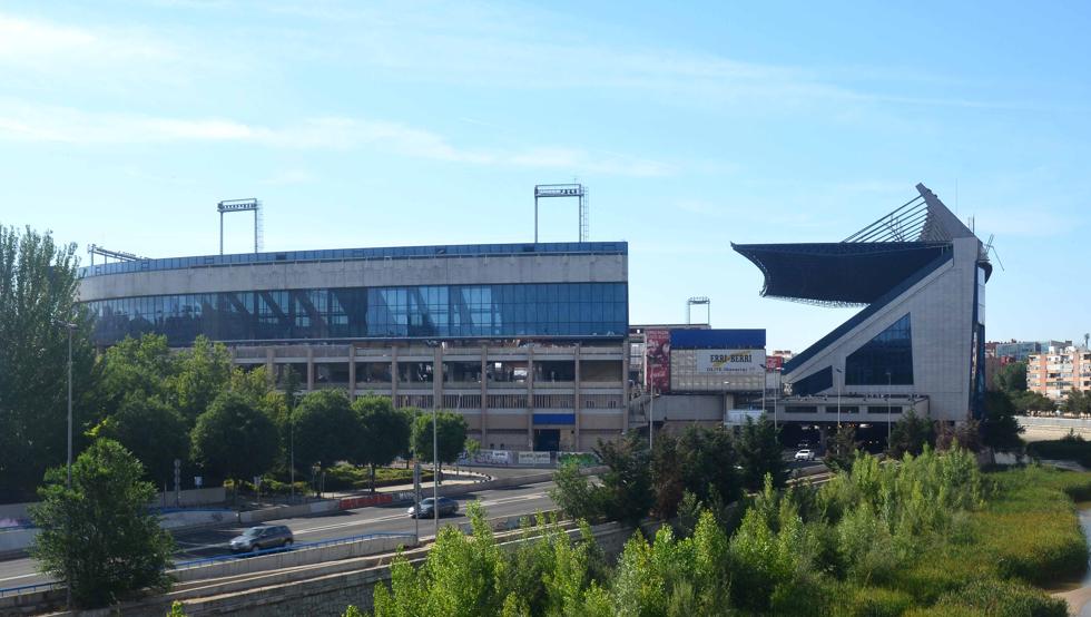 Trabajos de derribo del estadio Vicente Calderón. Trabajos de derribo del estadio Vicente Calderón.