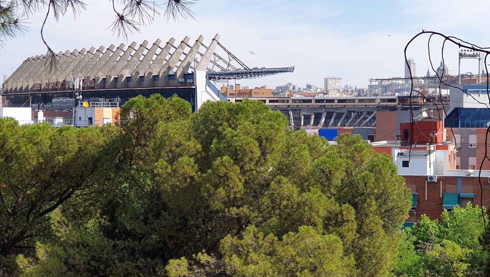 Trabajos de derribo del estadio Vicente Calderón.