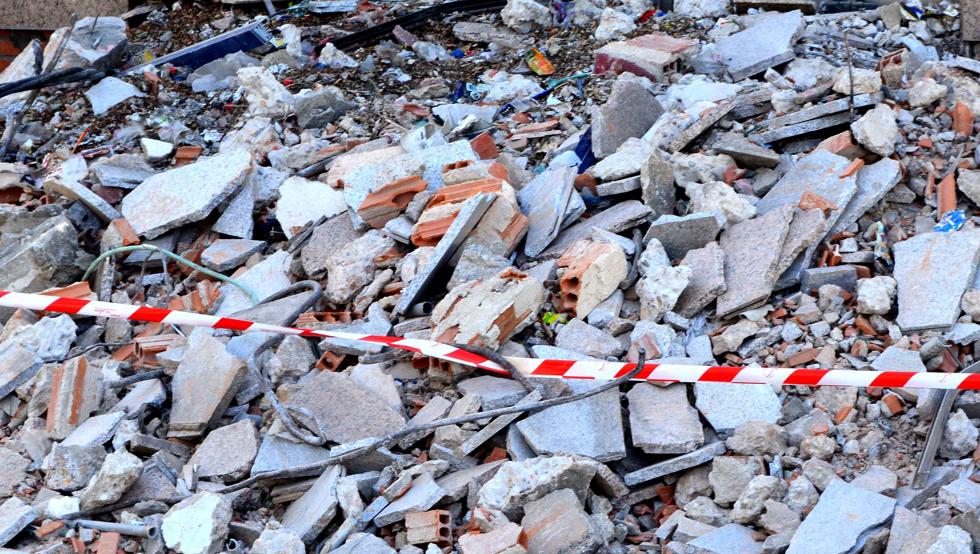 Trabajos de derribo del estadio Vicente Calderón. Trabajos de derribo del estadio Vicente Calderón.