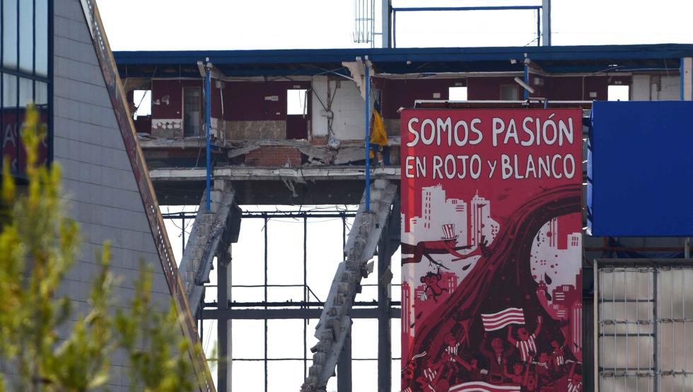 Trabajos de derribo del estadio Vicente Calderón.
