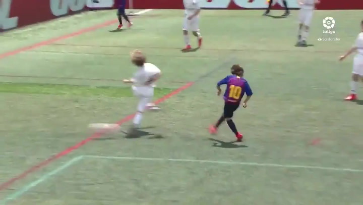 LaLiga Promises: Barça - Real Madrid. Final. Gol de Xavi Castellanos (2-0)