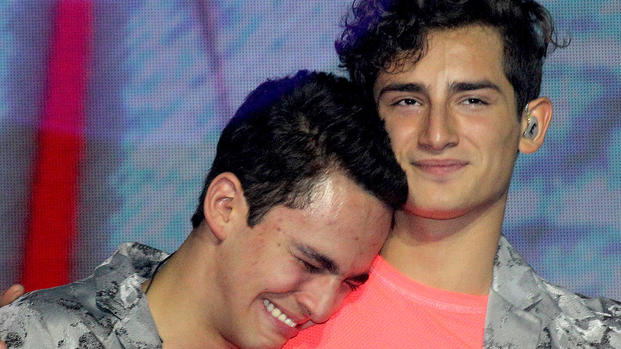 Hijo de Niurka forma parte de primera pareja gay protagónica en una telenovela