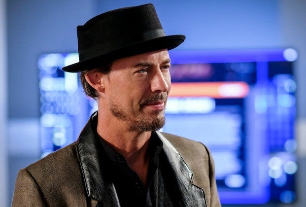 flash-5x03-sherloque-pozos