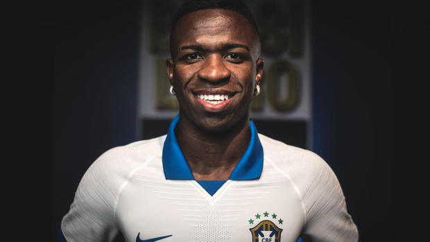 [TLMD - LV] Vinicius Jr. presenta la camiseta blanca de Brasil
