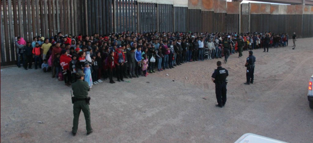 Crecen 80% detenciones de niños migrantes no acompañados, en frontera de EU