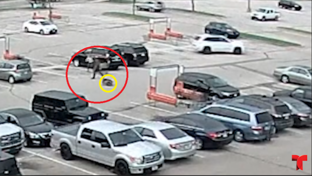 [TLMD - NATL] “Alucinando”: le arrebata a su bebé y lo tira al suelo