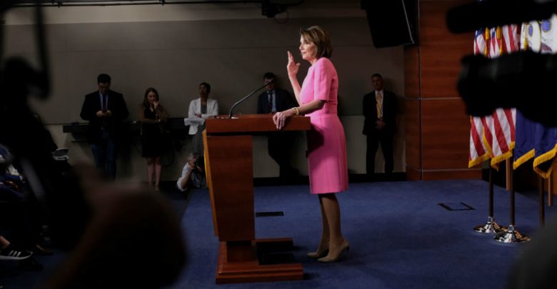 Donald Trump trata a México “como un enemigo” para desviar atención: Nancy Pelosi