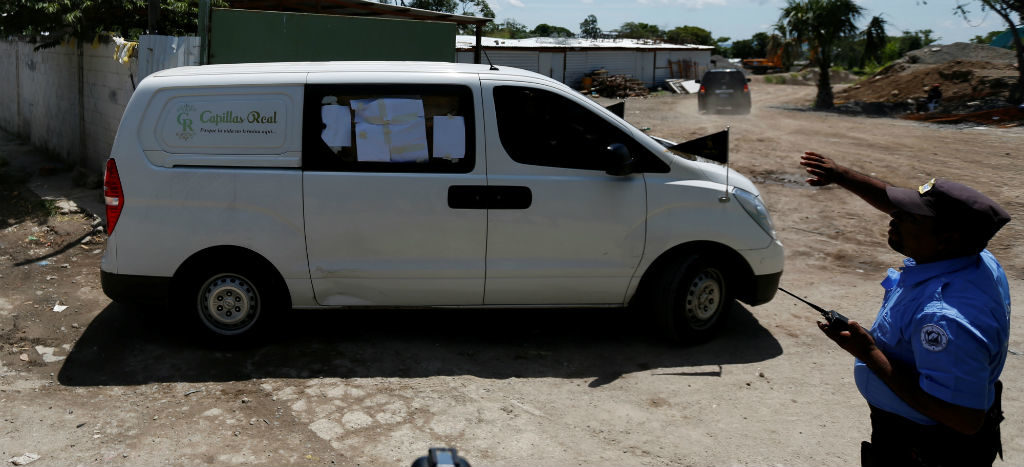 Entierran en El Salvador a inmigrantes salvadoreños ahogados en Río Bravo (Video)