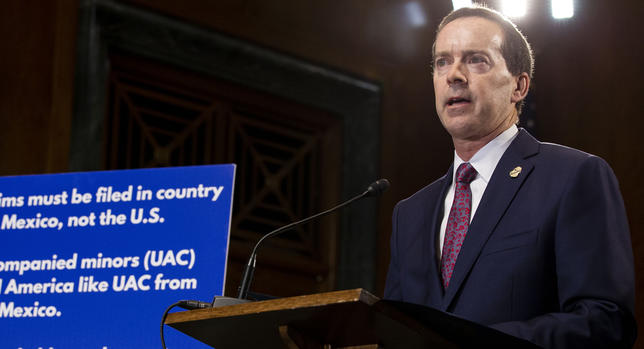 Líder de CBP dimite tras polémica por niños migrantes