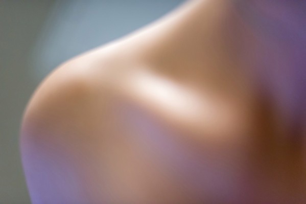 La revisión de la ley del Reino Unido contempla tendencias abusivas como pornografía profunda y flashes cibernéticos