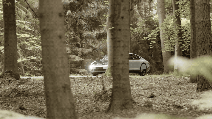 Lightyear One se estrena como el primer auto eléctrico de largo alcance con energía solar