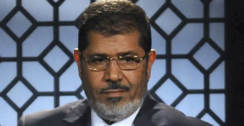 Murió expresidente egipcio Mohamed Morsi tras desmayarse ante tribunal, según TV estatal