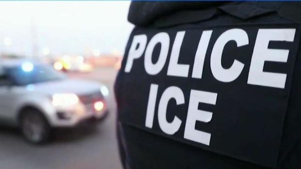 En la raya: Trump frena redadas a horas de su inicio