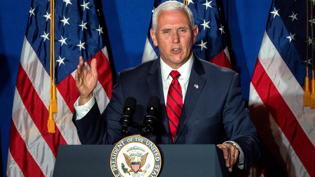 Pence busca el voto latino para Trump en Miami