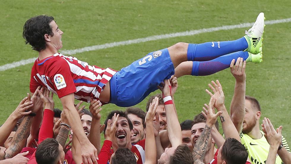 Atlético Madrid-Athletic Bilbao. Partido 38ª jornada liga. Primera División (LaLiga Santander) 2016-2017. Último partido disputado en el Estadio Vicente Calderón. Homenaje a Tiago en su último partido como futbolista del Atlético.