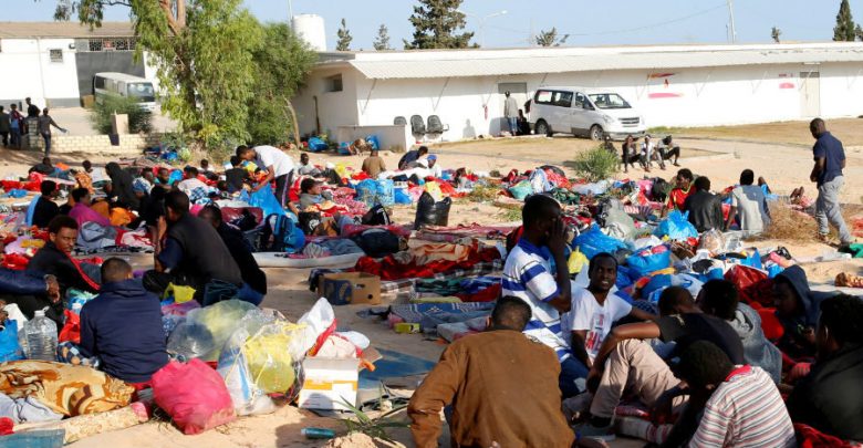 Libia analiza cierre de centros de detención de migrantes tras ataques