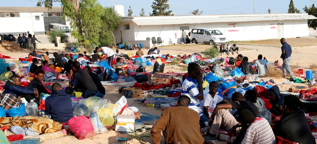 Libia analiza cierre de centros de detención de migrantes tras ataques