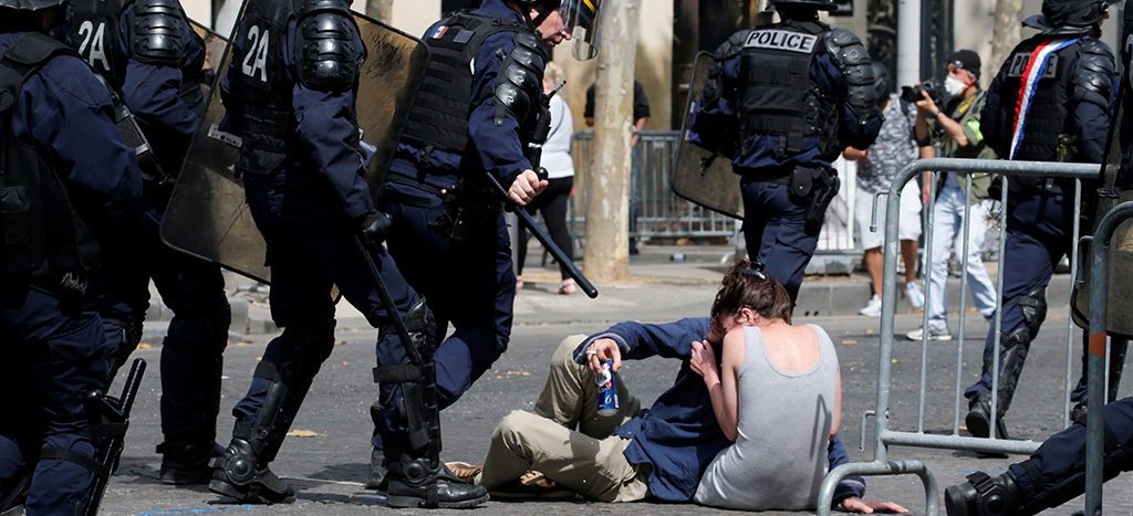 Detienen a 175 ‘chalecos amarillos’ tras desfile del Día Nacional de Francia | Video