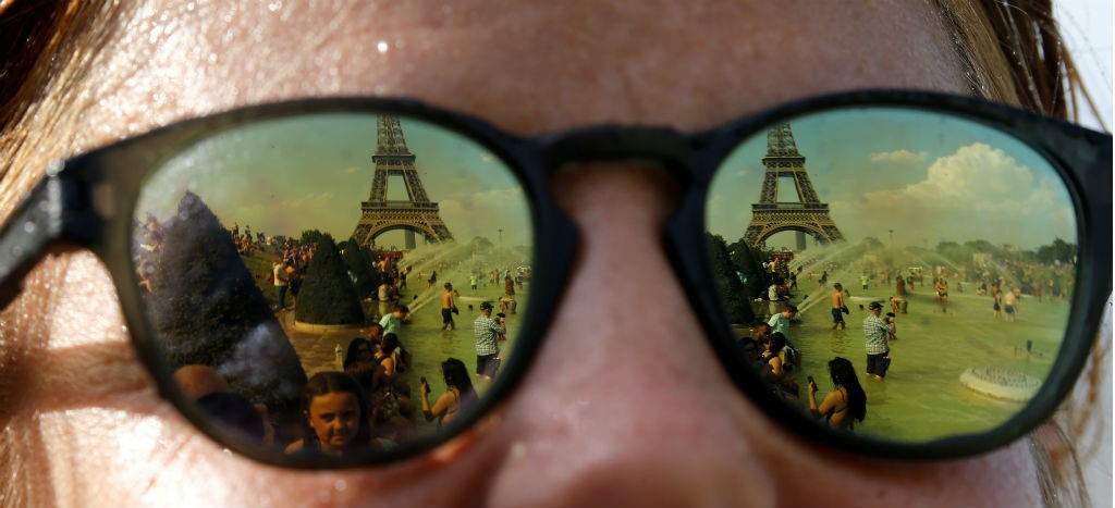 Temperatura histórica en París de 42.6 grados celsius; activan alerta roja