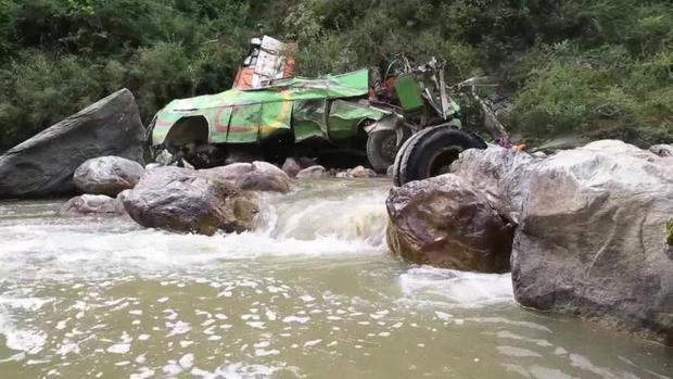 [TLMD - Denver] Al menos 44 muertos y 17 heridos en un accidente de autobús en la India