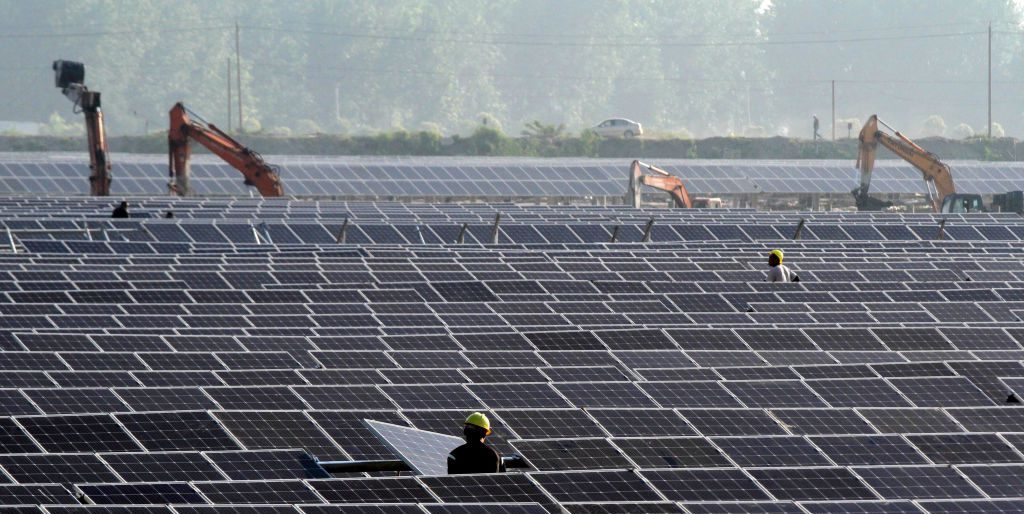 Cómo funcionan los paneles solares (y por qué se están apropiando del mundo)