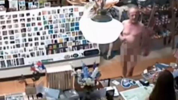 Café al desnudo: entra a comprar bebida como "Dios lo trajo al mundo"