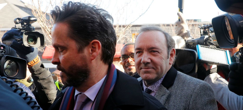 Desechan cargos de violencia sexual contra Kevin Spacey, en EU