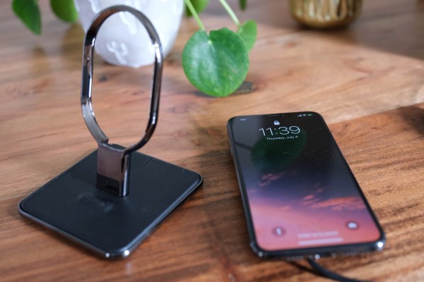 El HiRise Wireless de Twelve South es un cargador inalámbrico súper versátil para teléfonos inteligentes