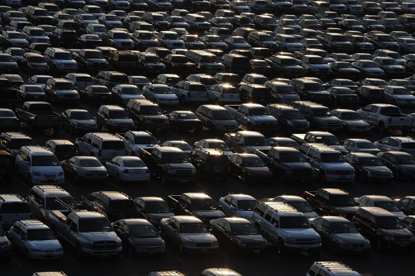 El mercado de estacionamiento de igual a igual Rover comprueba las suscripciones mensuales