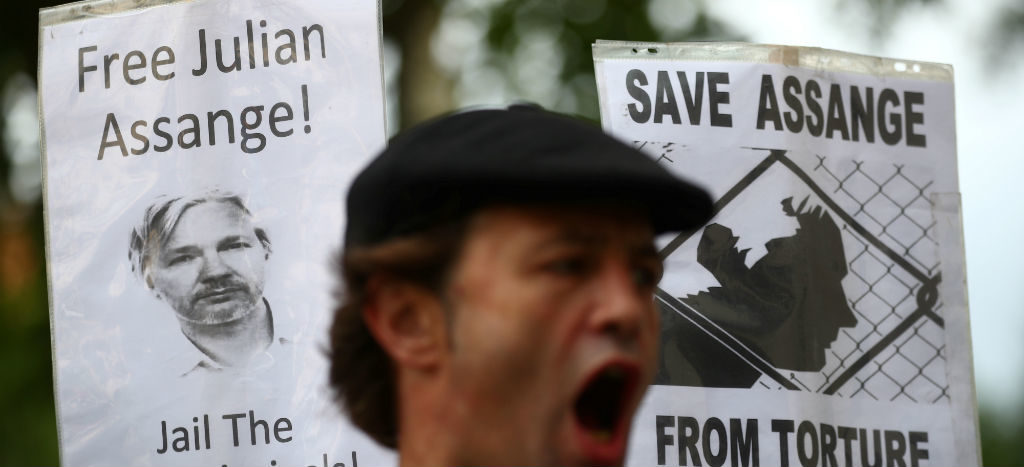 En EU, Assange no tiene la menor esperanza de un juicio justo: ex cónsul ecuatoriano en Londres