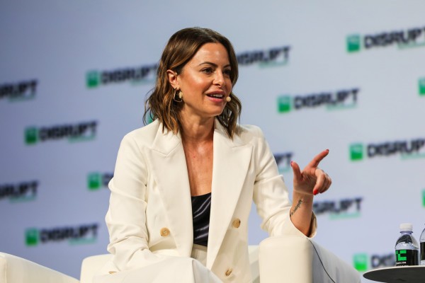 Girlboss pivota para proporcionar un LinkedIn para mujeres profesionales