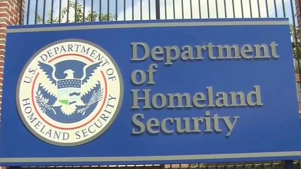 [TLMD - McAllen]Investigan grupo secreto de Facebook de agentes fronterizos