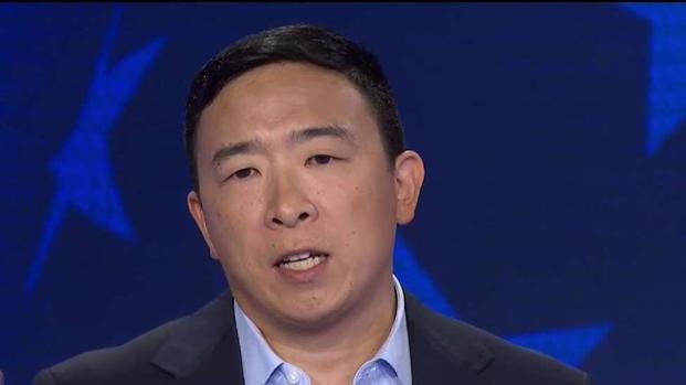 [TLMD] El candidato que quiere repartir $1,000 al mes a cada adulto 