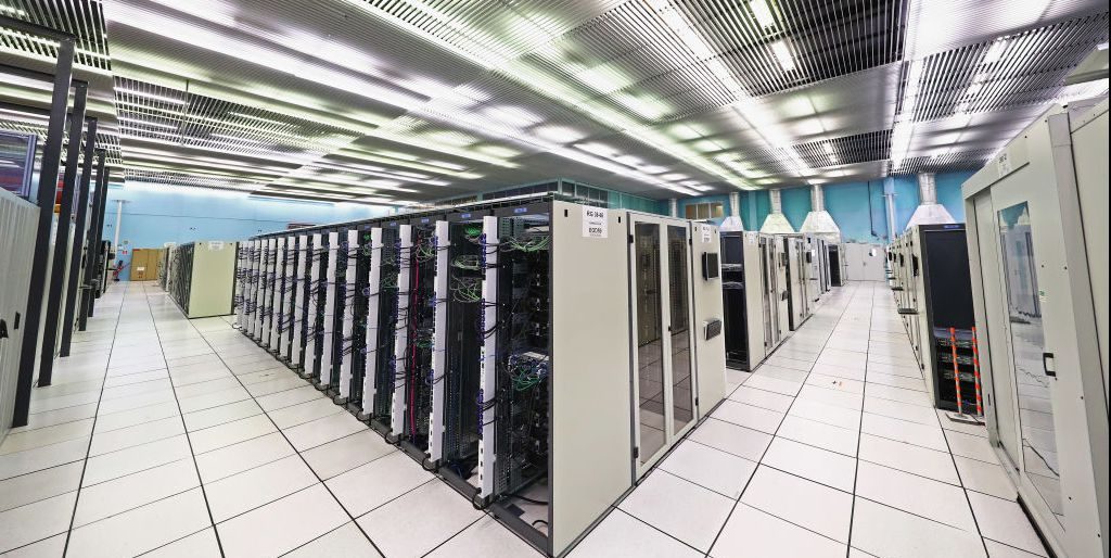 La Huella de Carbono de una IA es 5 veces más grande que la de un automóvil