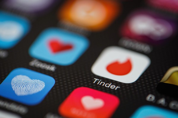 La nueva función de seguridad personal de Tinder puede proteger a los usuarios LGBTQ + en países hostiles