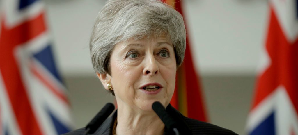 May tiene ‘plena fe’ en su embajador en EU pero no comparte su opinión sobre Trump