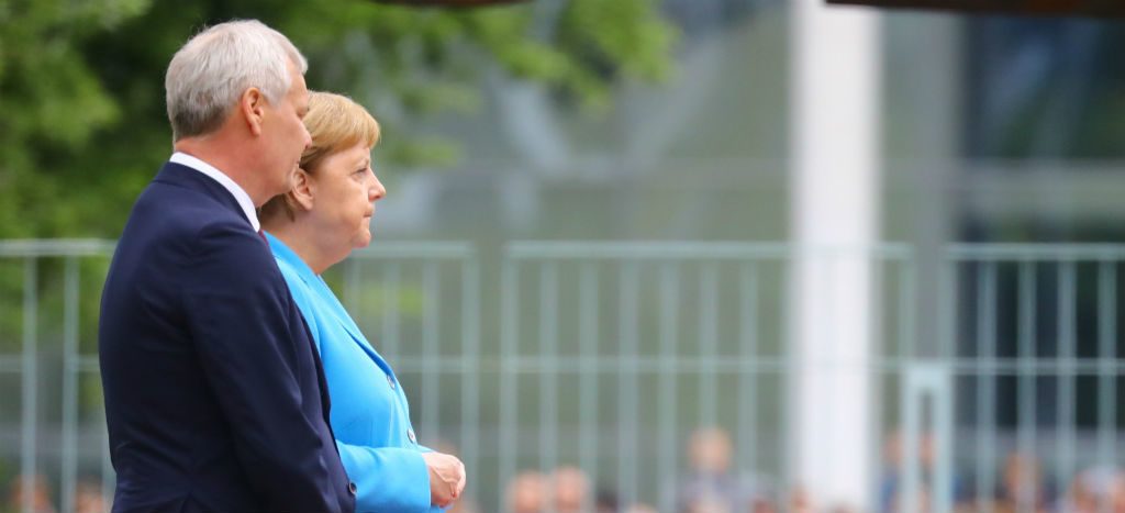 Merkel sufre temblores por tercera vez en menos de un mes en un acto público | Video