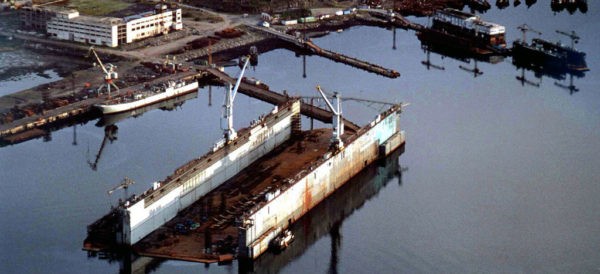 Mueren 14 marinos en el incendio de un submarino ruso