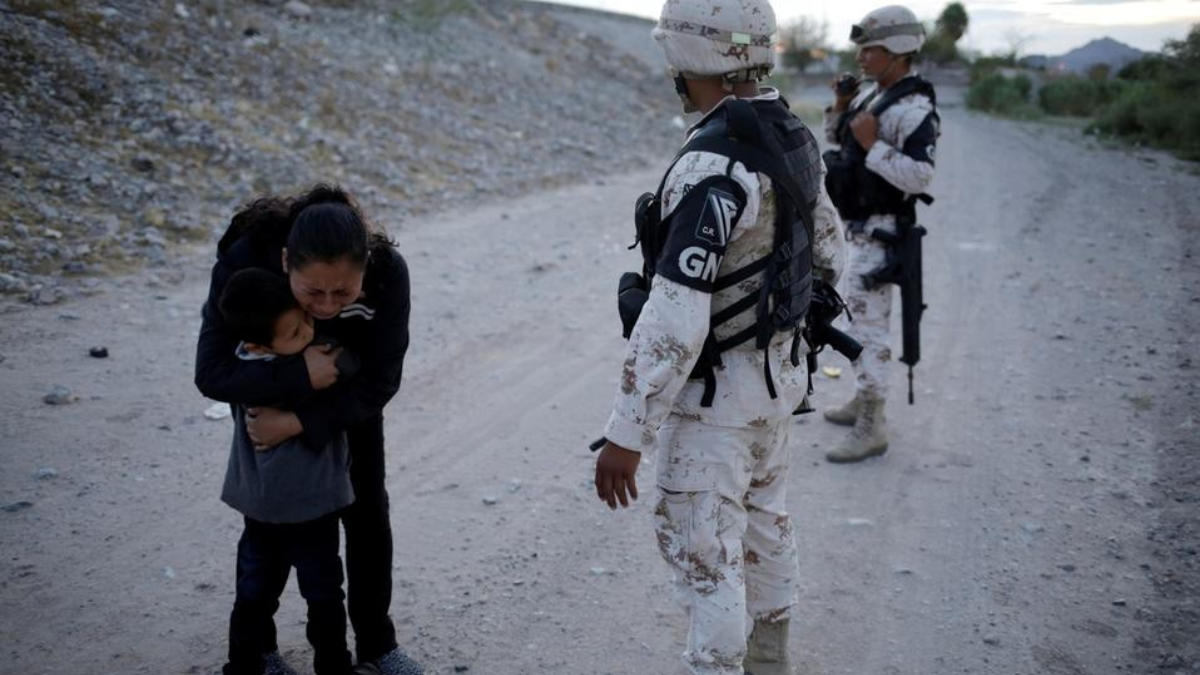 Ruego de madre migrante a guardias se vuelve viral