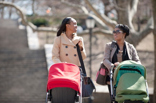 Serena Williams, Mark Cuban invierte $ 3 millones en Mahmee, una red de apoyo digital para las nuevas mamás