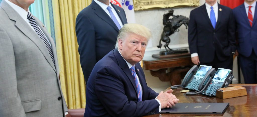 Trump descarta aranceles a México y saluda control migratorio