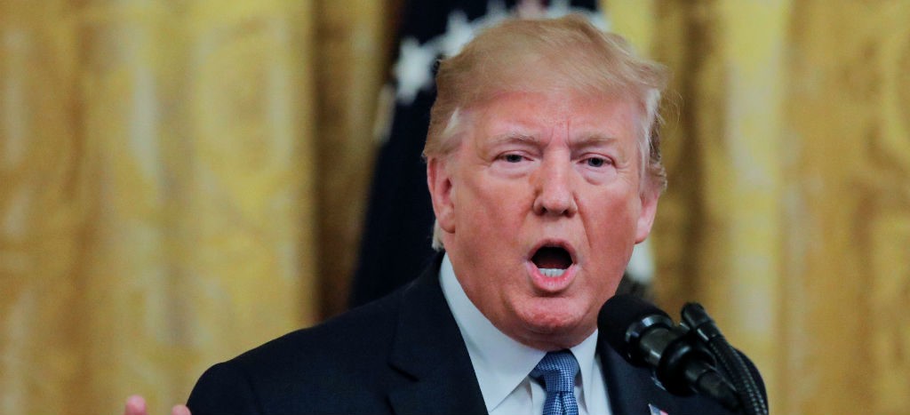 Trump llama “imbécil pomposo” a embajador de Reino Unido en EU, mientras May lo respalda