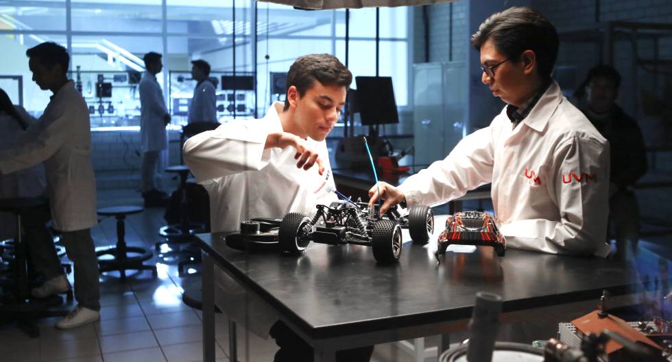 “Salir a otro país abre tu mente y te da sed de conocimiento”