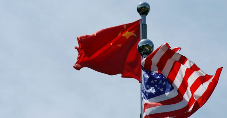 Trump impone aranceles adicionales de 10% a China