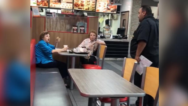 “Vuelve a México”: reclaman a gerente por hablar español