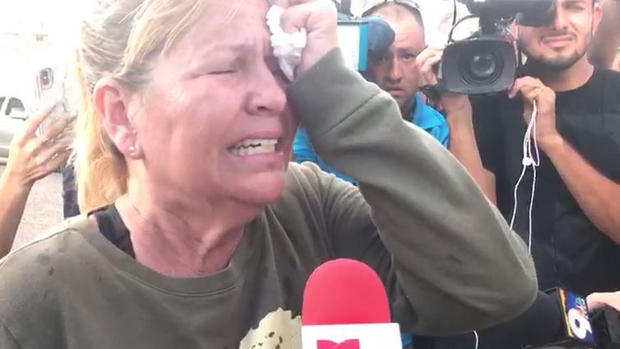 Busca desesperadamente a su madre tras tiroteo mortal