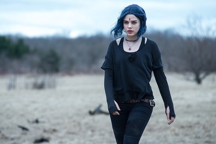 Titanes-Temporada-2-Cuervo-2