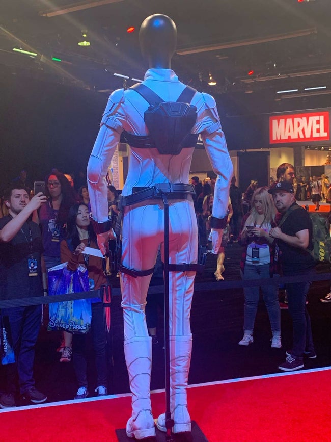 nuevo traje de viuda negra 5 nuevo traje de viuda negra 5