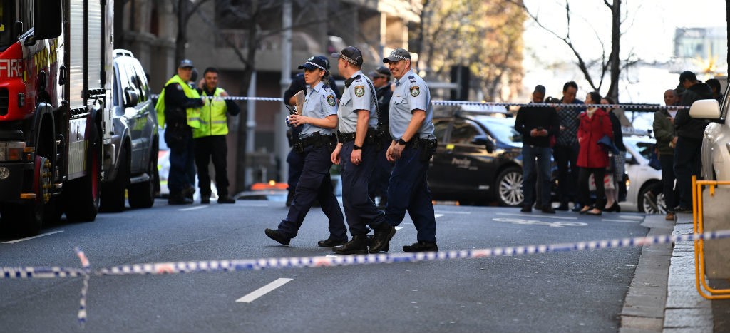 Al grito de ‘Dios es grande’, un hombre ataca con un cuchillo a una mujer en Sídney | Video
